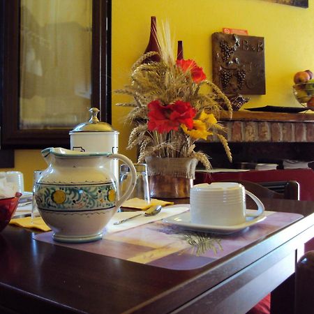 Casa Di Campagna B&B La Corte Ferrara Buitenkant foto