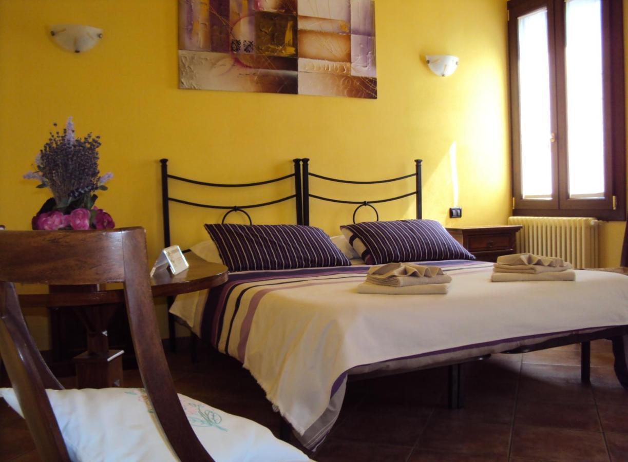Casa Di Campagna B&B La Corte Ferrara Buitenkant foto