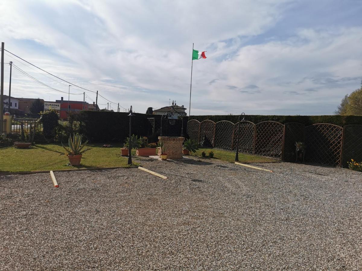 Casa Di Campagna B&B La Corte Ferrara Buitenkant foto