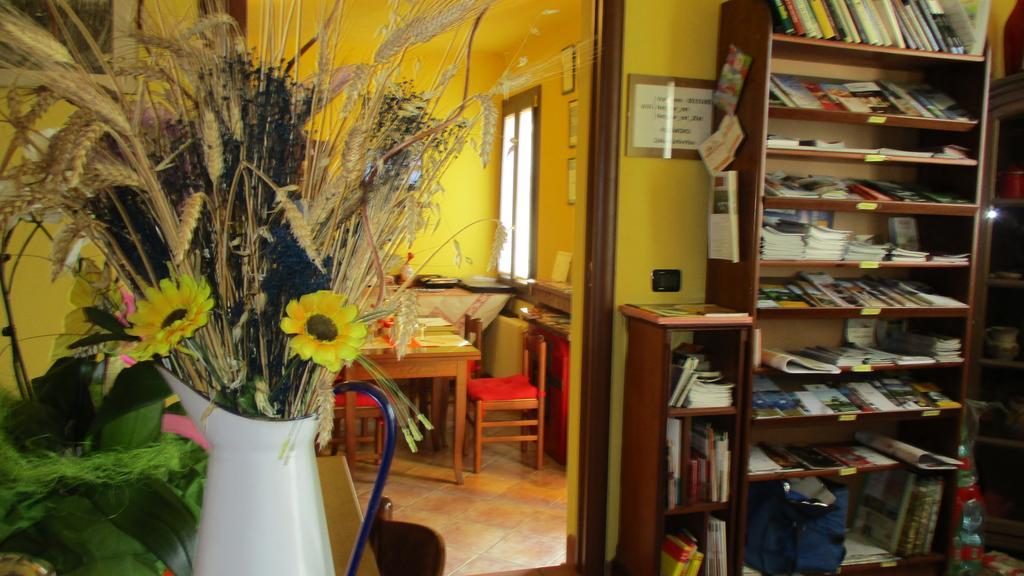 Casa Di Campagna B&B La Corte Ferrara Buitenkant foto