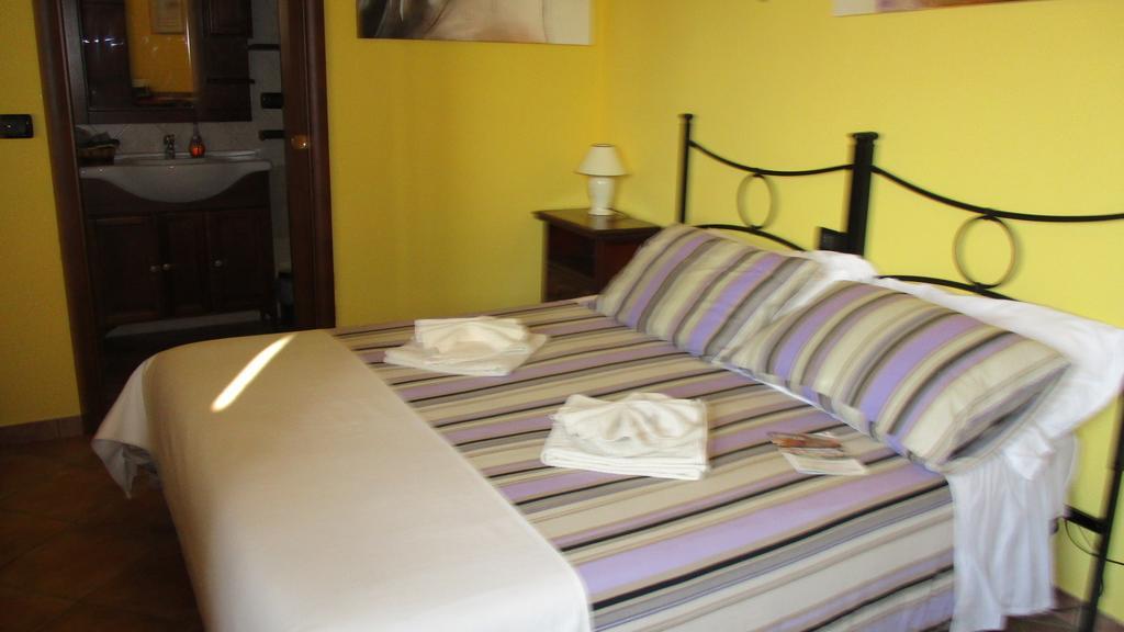 Casa Di Campagna B&B La Corte Ferrara Buitenkant foto