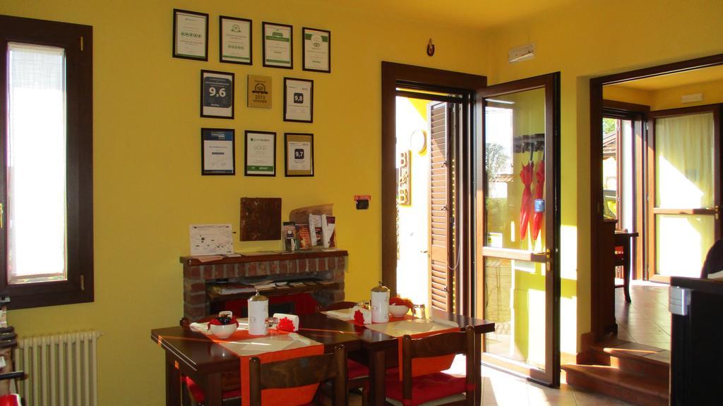 Casa Di Campagna B&B La Corte Ferrara Buitenkant foto